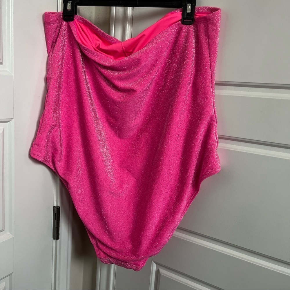 Good American Sparkly Pink One-Piece Swimsuit Size 8 or 5X - Picture 4 of 5
